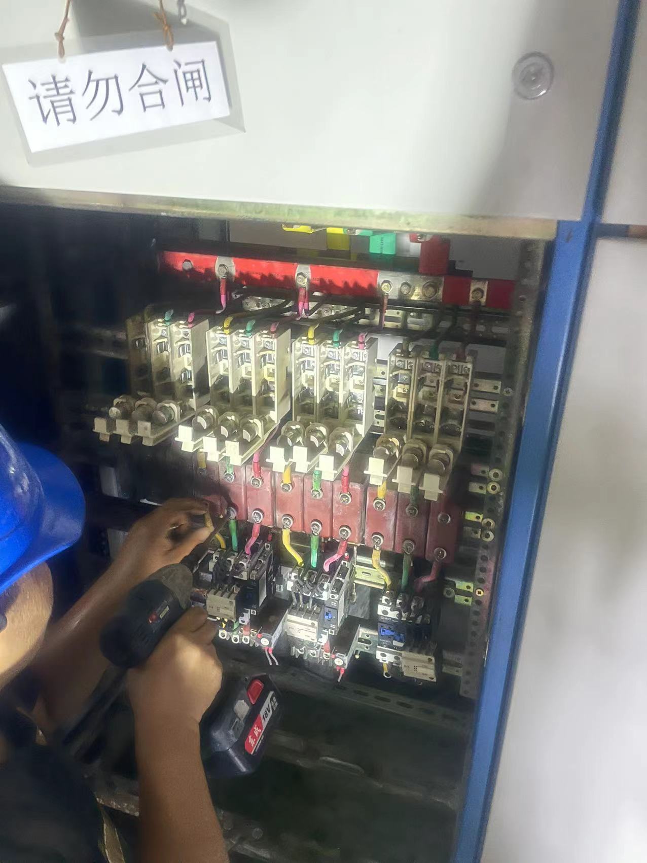 广州斯博瑞酒店有限公司从化分公司珠实城市都喜泰丽温泉度假酒店电容柜元器件更换